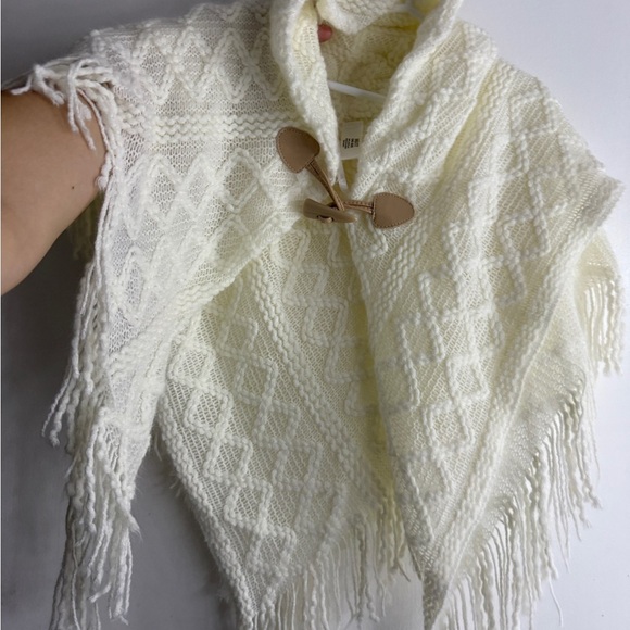 Mixit Kids Cream Knit Poncho - Picture 4 of 4